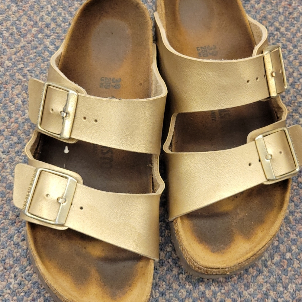 39 Birkenstock gold sandals